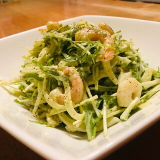 海老とアボカドののクリーミｨー野菜サラダ